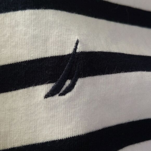 Nautica 95% cotton sleeveless navy blue & white striped v-neck shirt S - Picture 4 of 7